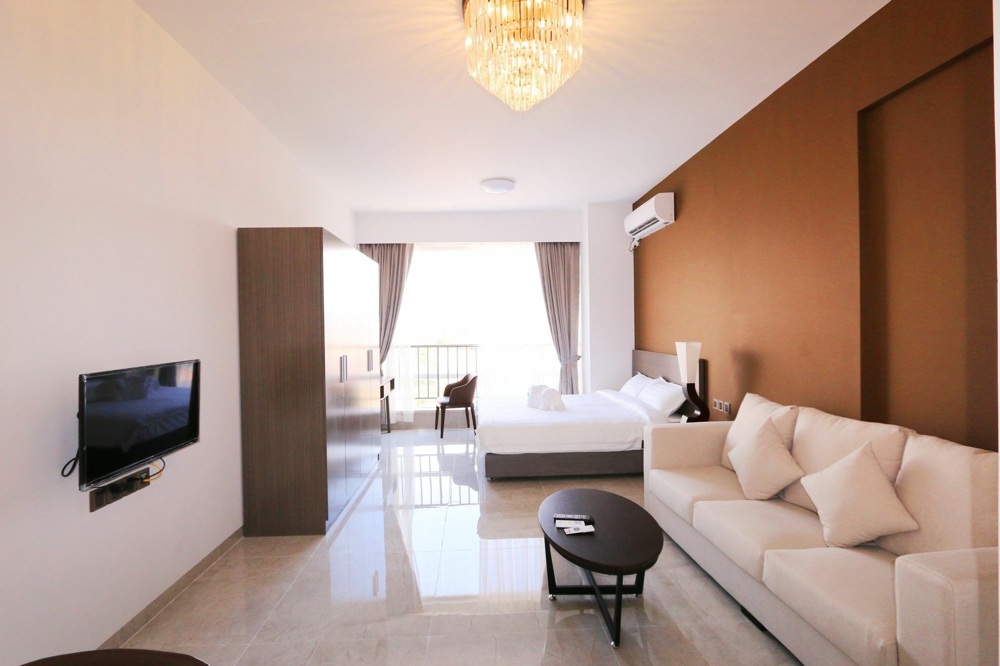 Eastland Hotel & Apartment Phnom Penh Ngoại thất bức ảnh