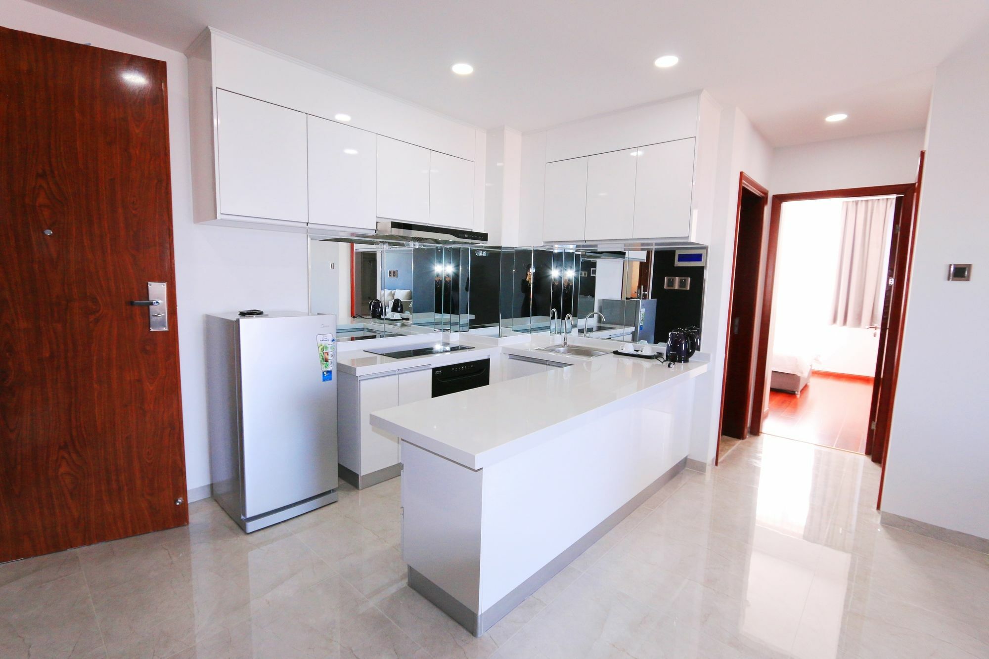 Eastland Hotel & Apartment Phnom Penh Ngoại thất bức ảnh