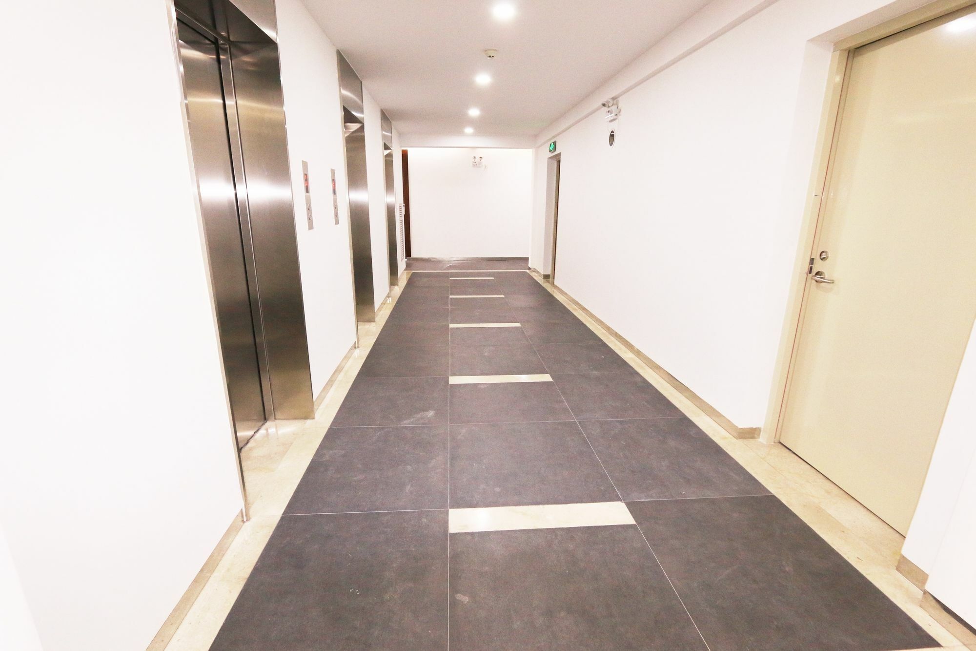 Eastland Hotel & Apartment Phnom Penh Ngoại thất bức ảnh