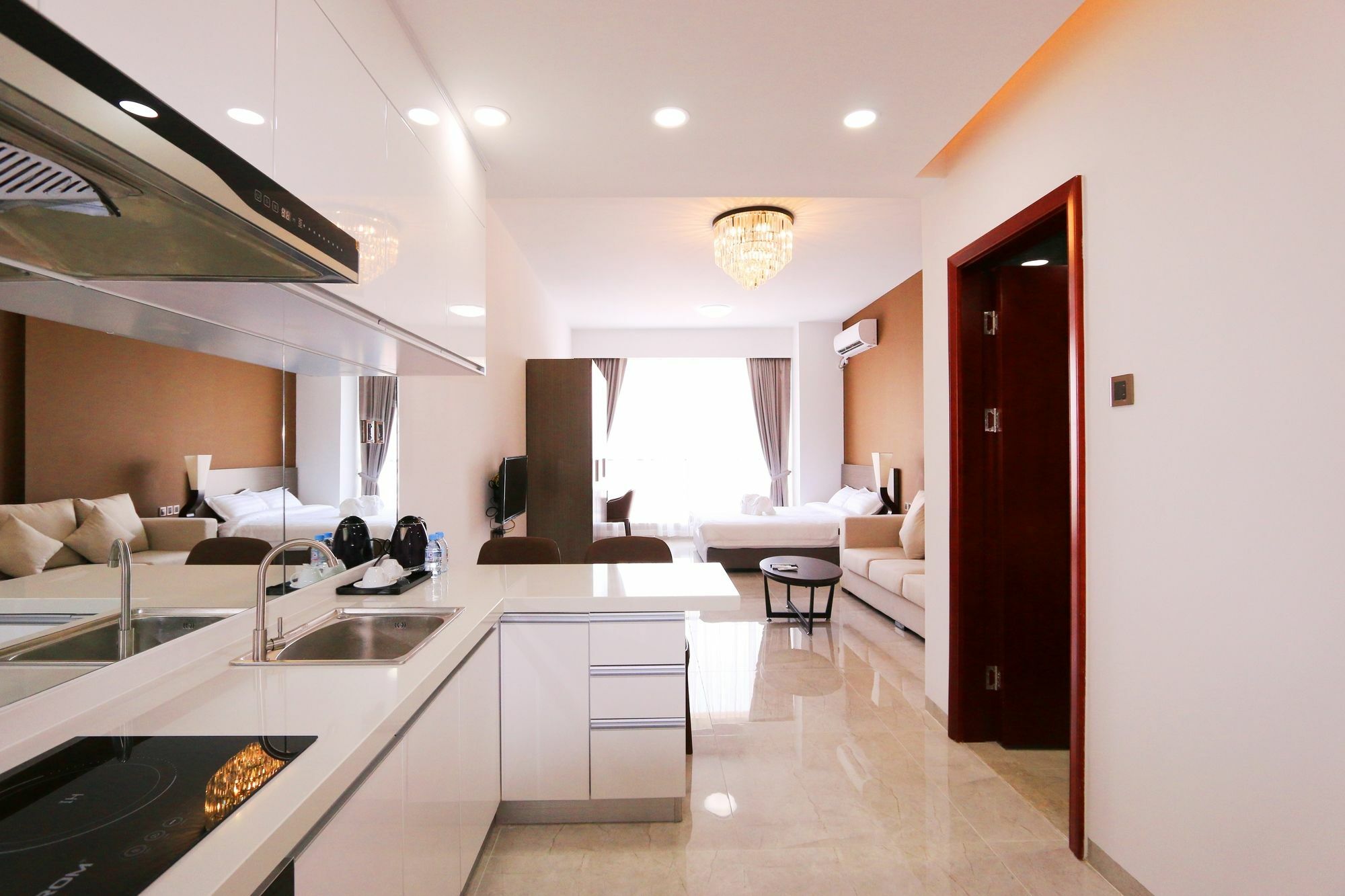 Eastland Hotel & Apartment Phnom Penh Ngoại thất bức ảnh