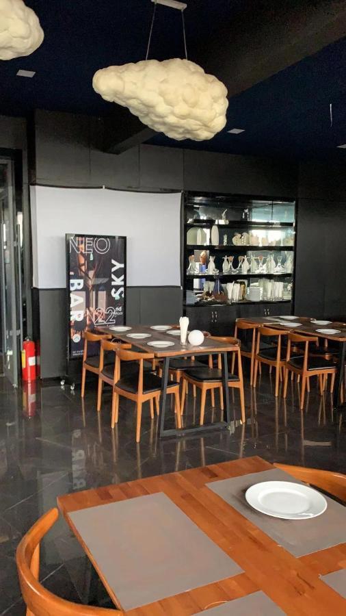 Eastland Hotel & Apartment Phnom Penh Ngoại thất bức ảnh