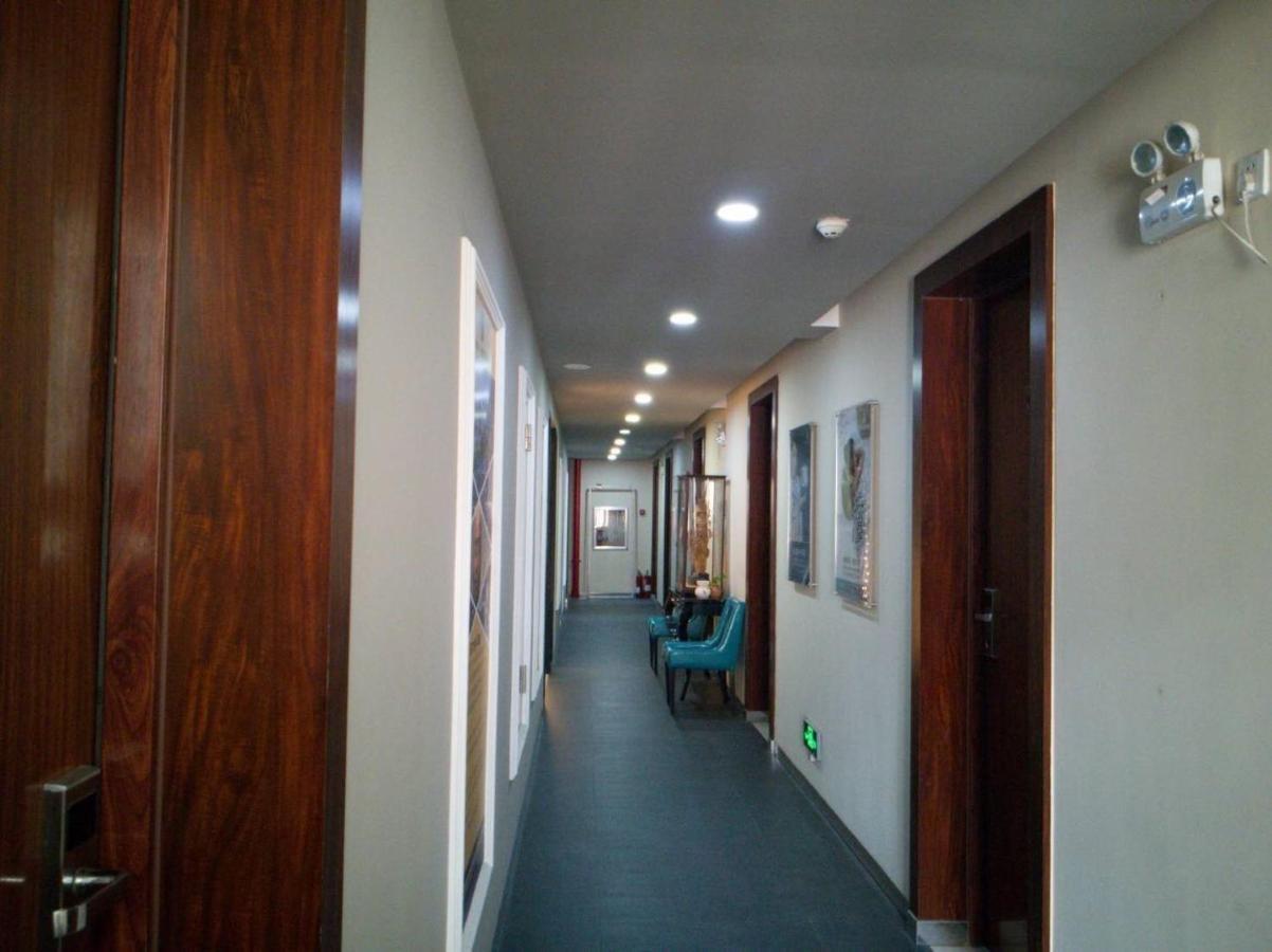 Eastland Hotel & Apartment Phnom Penh Ngoại thất bức ảnh